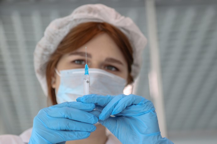 Минздрав РФ анонсировал начало вакцинации от меланомы