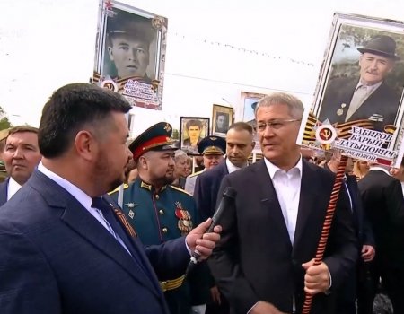 Радий Хабиров принял участие в шествии «Бессмертного полка»