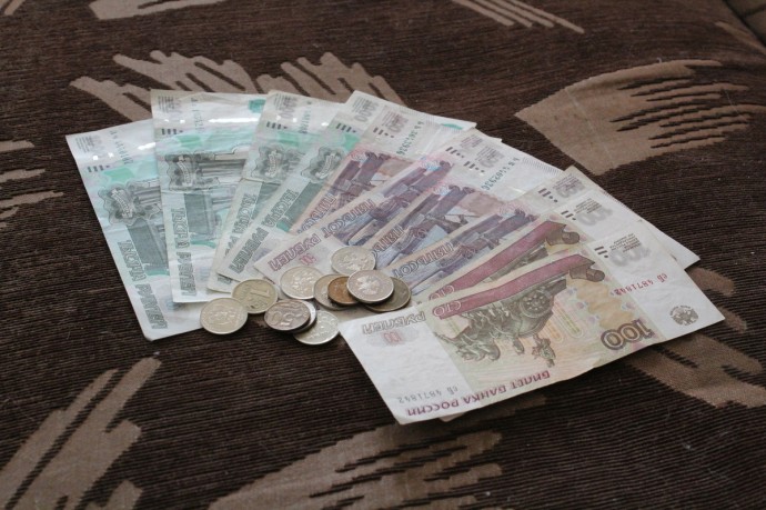 Пожилая орловчанка отправила мошенникам 260 тысяч рублей в подушке