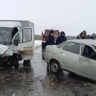 В лобовом столкновении с грузовиком погиб водитель "десятки"