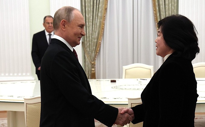 Встреча с Министром иностранных дел КНДР Цой Сон Хи Встреча с Министром иностранных дел КНДР Цой Сон Хи