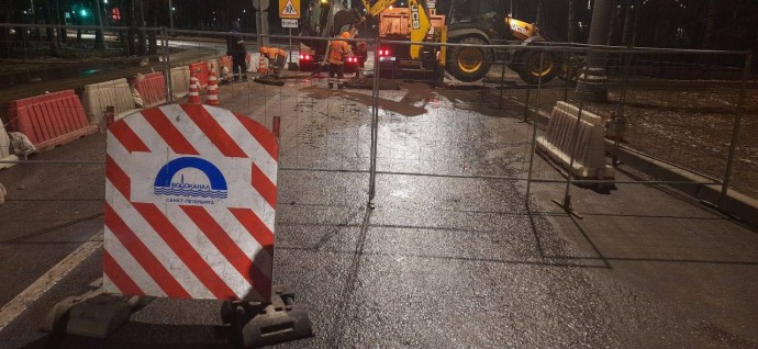 Последствия вытекания: как аварийные работы изменят движение транспорта на Институтском проспекте Последствия вытекания: как аварийные работы изменят движение транспорта на Институтском проспекте