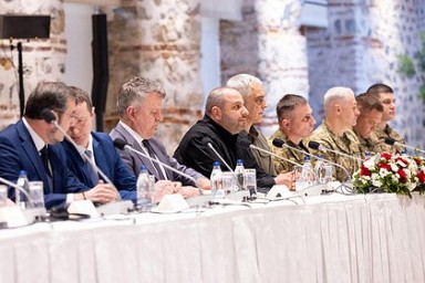 Украинская делегация выделилась своим внешним видом на переговорах в Турции