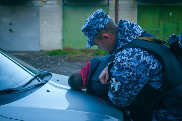 В Пензе задержали пьяного неадеквата, пристававшего к сотрудницам пиццерии