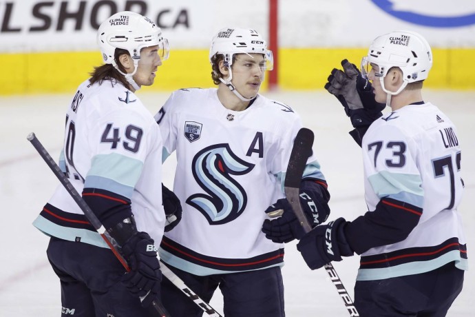 «Сиэтл» дома обыграл «Чикаго» в матче НХЛ «Сиэтл» дома обыграл «Чикаго» в матче НХЛ