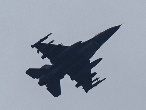 С-400 и Су-35 сбили истребитель F-16 над Сумами, отправив пилота к Бандере