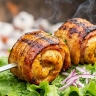 Шашлык больше не готовим: секрет рулетиков из курицы и бекона, за которые идет бой