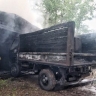 В Белогорске горел гараж с грузовиком внутри