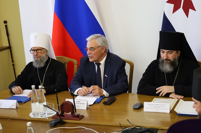 В Госсобрании Мордовии работает экспертная комиссия межрегионального этапа конкурса «За нравственный подвиг учителя»