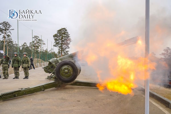 В Улан-Удэ прозвучал полуденный выстрел