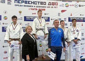 Амурчане выиграли «золото» и «серебро» на первенстве ДФО по дзюдо
