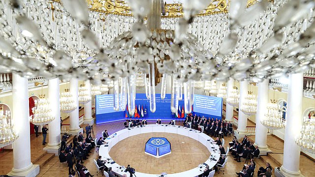 Вячеслав Володин: ни одно государство не должно обеспечивать свою безопасность за счет безопасности других Вячеслав Володин: ни одно государство не должно обеспечивать свою безопасность за счет безопасности других