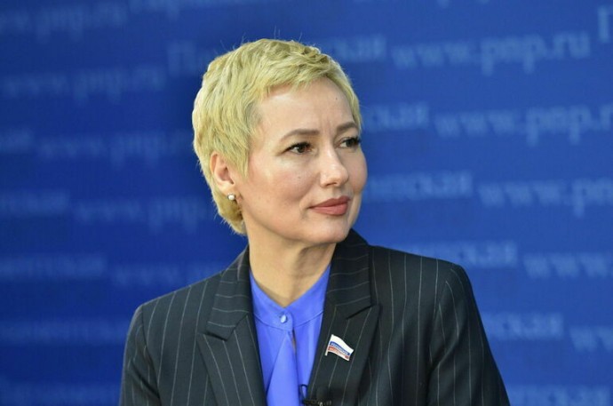 Сенатор Сахарова рассказала, как можно усовершенствовать утилизацию батареек