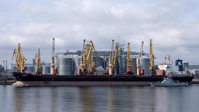 Украина for sale: американские фонды взяли под контроль зерновой терминал в Одессе
