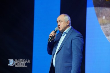 Зампред правительства Бурятии Евгений Луковников поздравил с Днём Победы