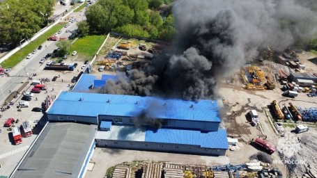 В Уфе тушат крупный пожар