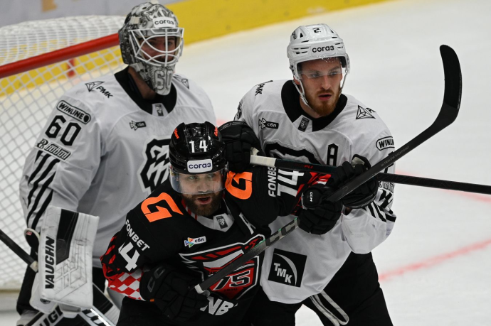 "Авангард" вырвал победу в матче с "Трактором" в КХЛ "Авангард" вырвал победу в матче с "Трактором" в КХЛ