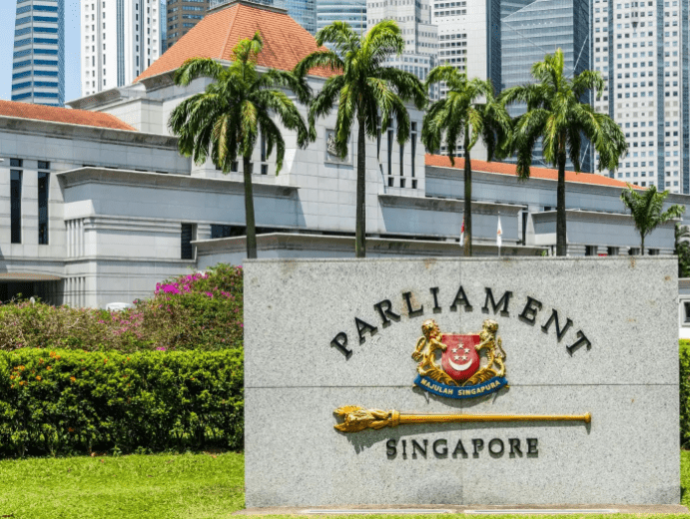 В Сингапуре введены телесные наказания за мошенничество в Интернете