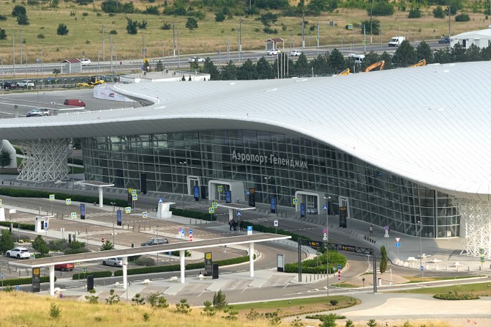 Первый с 2022 года рейс S7 вылетел из Новосибирска в Геленджик