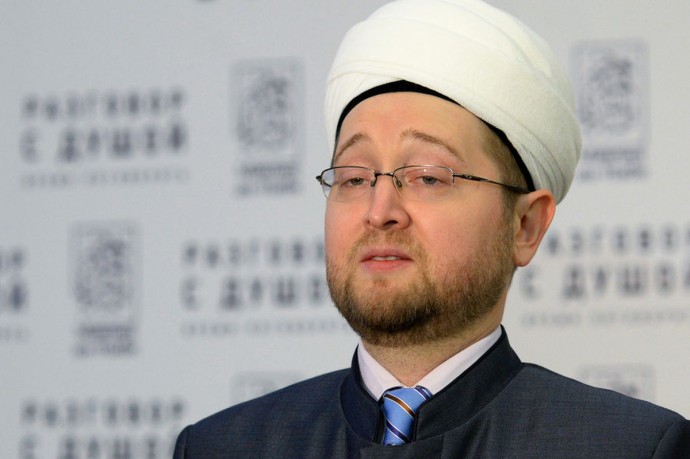 «Дело рук тех, кто хочет дестабилизировать общество»: муфтий Москвы о курсах по многоженству