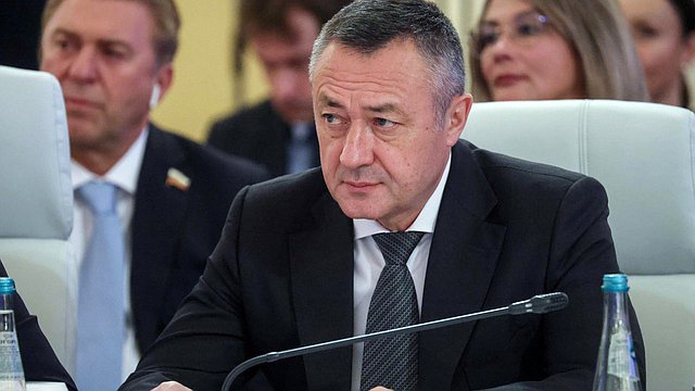 Виктор Пинский: профсоюзы стран СНГ предлагают задать более высокий стандарт минимальной зарплаты Виктор Пинский: профсоюзы стран СНГ предлагают задать более высокий стандарт минимальной зарплаты