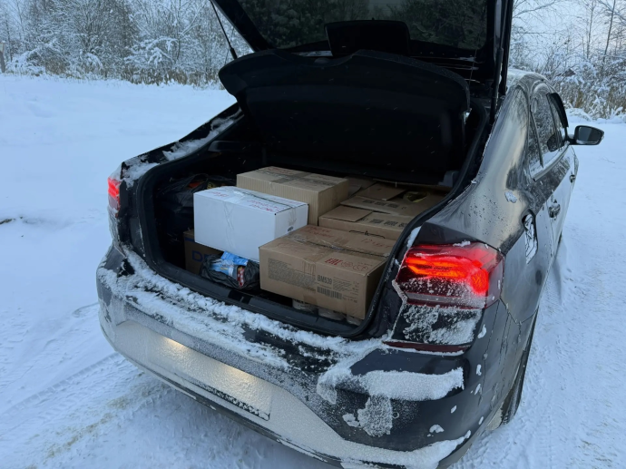 Из Малой Вишеры отправили гуманитарную помощь родственникам одного из бойцов СВО Из Малой Вишеры отправили гуманитарную помощь родственникам одного из бойцов СВО