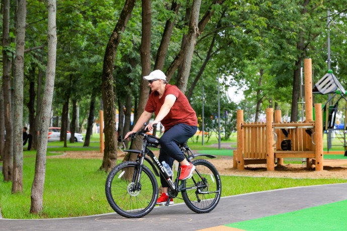 Территорию перед храмом Александра Невского на северо-западе столицы благоустроили Территорию перед храмом Александра Невского на северо-западе столицы благоустроили