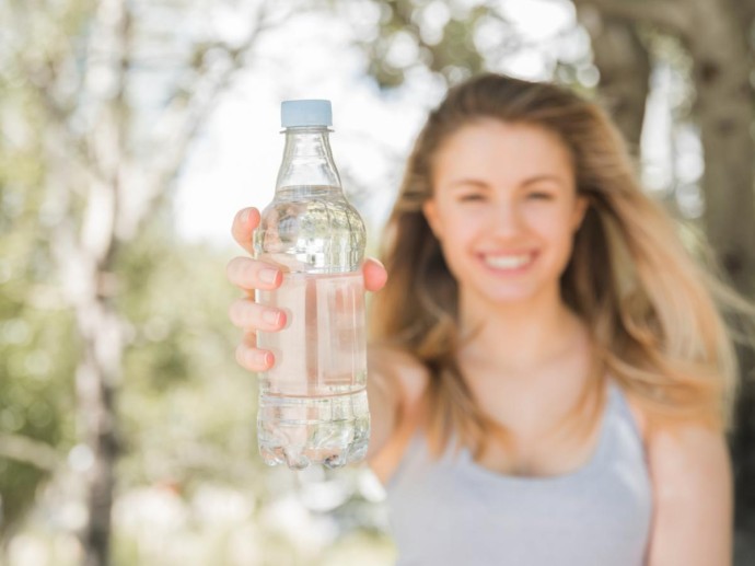 Питьевая ловушка отпуска: эколог объяснил, как не подхватить ротавирус на курорте