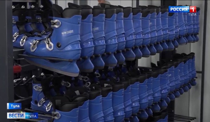 Ёлочка на льду: учимся кататься и правильно ухаживать за коньками с тульскими ВЕСТЯМИ