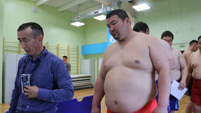 177-килограммовый монгольский спортсмен сразится с мас-рестлерами Якутии