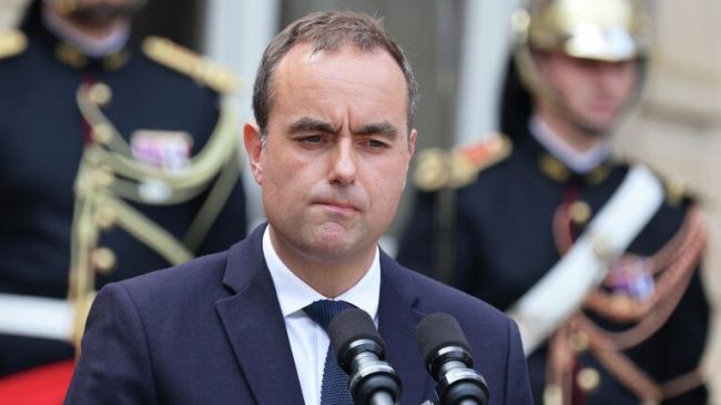 Лекорню обещал — Лекорню сделал: Париж объявил новый состав правительства — Reuters