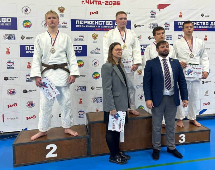 Сборная Бурятии победила на первенстве ДФО по дзюдо