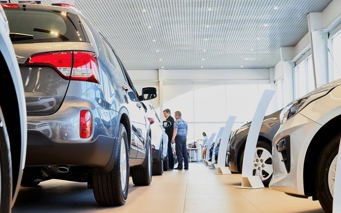 Средневзвешенная стоимость нового легкового автомобиля в России превысила 3,4 млн рублей