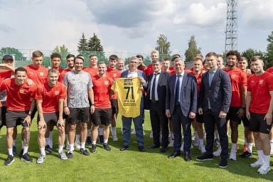 Дмитрий Миляев встретился с командой «Арсенал» перед новым сезоном