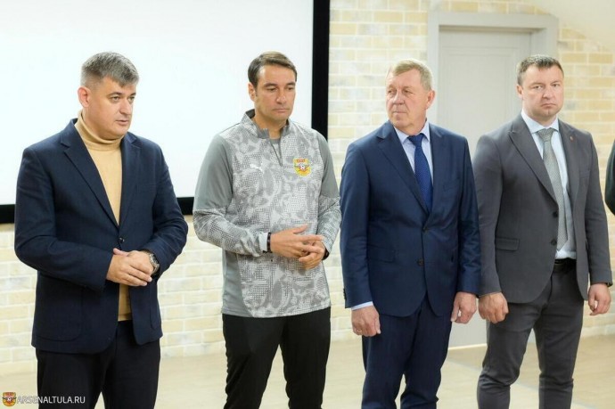 Давлетшин объснил футболистам "Арсенала", что от них ждут в новом сезоне