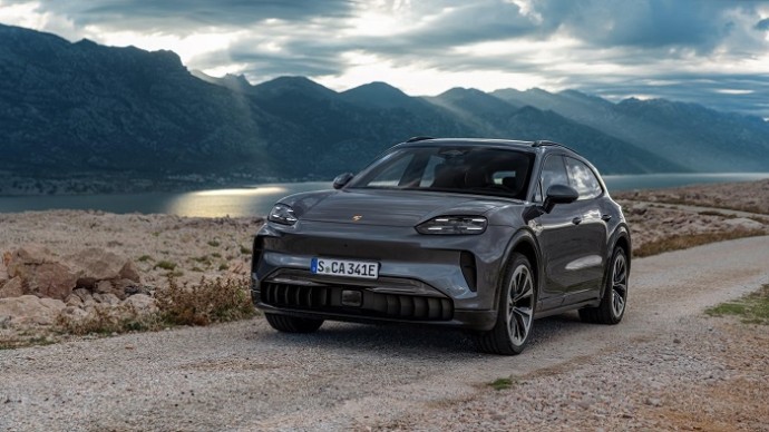 Porsche представила электрический кроссовер Cayenne Turbo Electric мощностью до 1156 л. с.