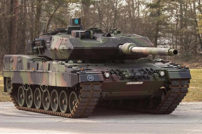 Немецкий танк устроил затор на финской трассе