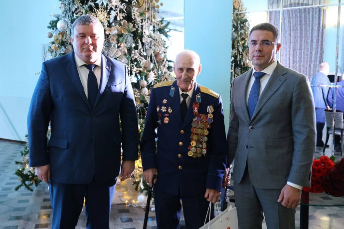 Ветеран Великой Отечественной войны Василий Денисов отметил 100-летний юбилей