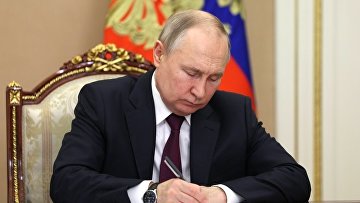 Путин учредил премии за произведения и проекты для детей