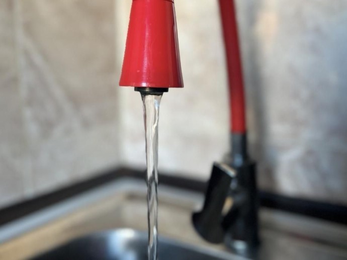 В пригороде Владивостока отключили воду: можно заказать подвоз В пригороде Владивостока отключили воду: можно заказать подвоз