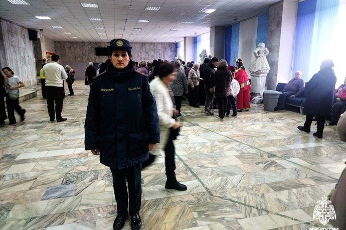 Смоленские сотрудники МЧС обеспечили безопасность на праздничных мероприятиях Смоленские сотрудники МЧС обеспечили безопасность на праздничных мероприятиях