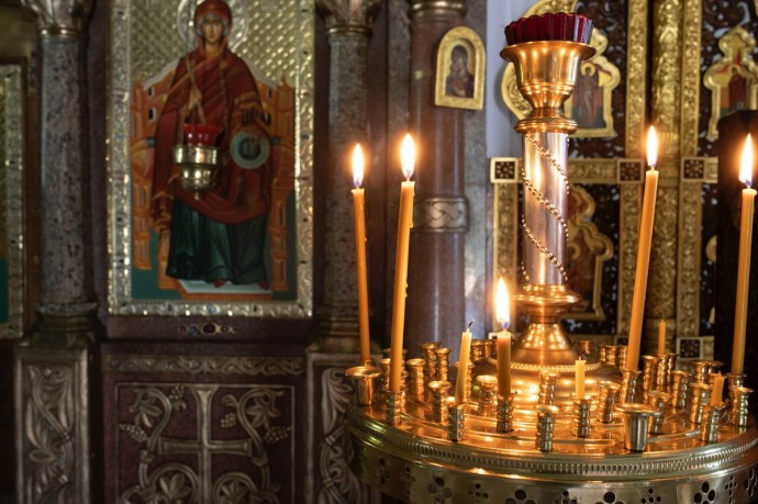 Не идти на конфликт: в РПЦ пояснили, что отвечать бабушкам в церкви на замечания