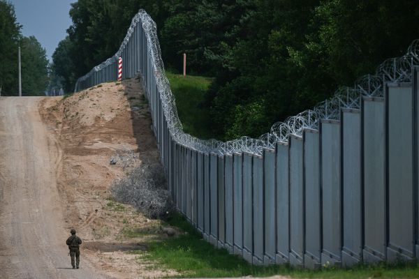 Польша построит еще один «технологически продвинутый» забор на границе с Белоруссией