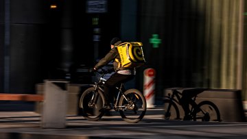 Суд взыскал с "Яндекс Еды" почти 100 тыс руб за ДТП с курьером доставки