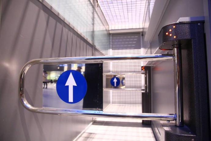 Более 400 тысячам жителей Прикамья запретили выезжать за границу