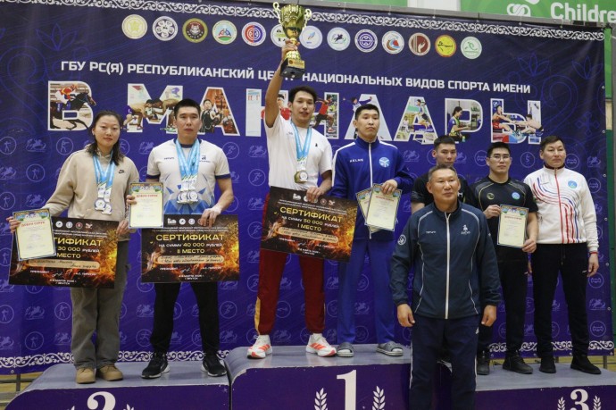 Яков Дмитриев впервые стал чемпионом Якутии по национальному многоборью