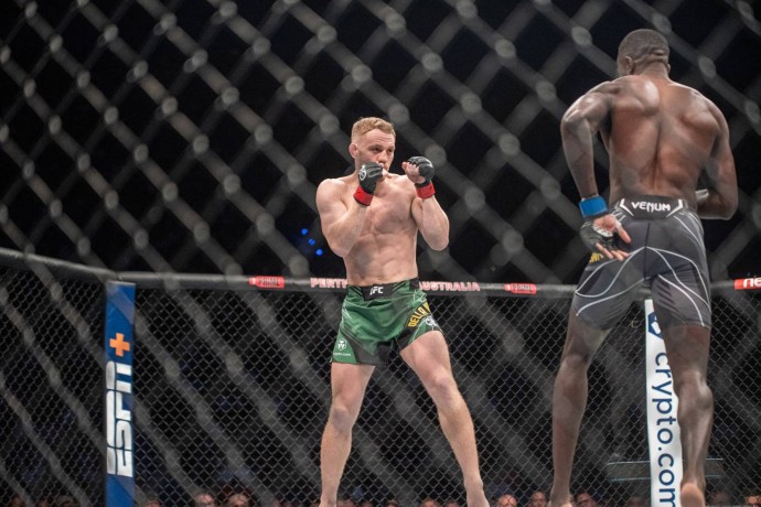 Биспинг раскритиковал Маддалену после поражения от Махачева Биспинг раскритиковал Маддалену после поражения от Махачева