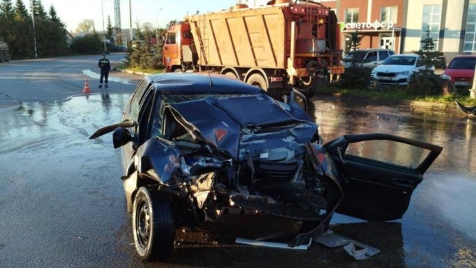 В Башкирии в страшной аварии погиб молодой водитель В Башкирии в страшной аварии погиб молодой водитель