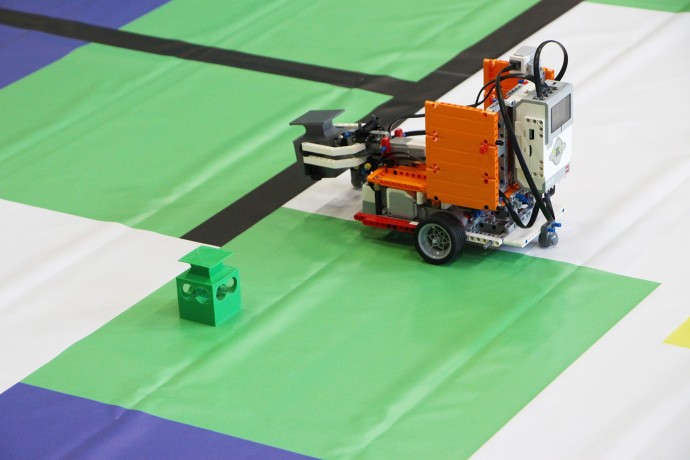 В Туле выбрали лучших юных робототехников области