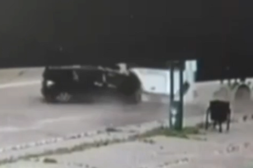 Момент жесткого ДТП с автобусом в Благовещенске попал на видео